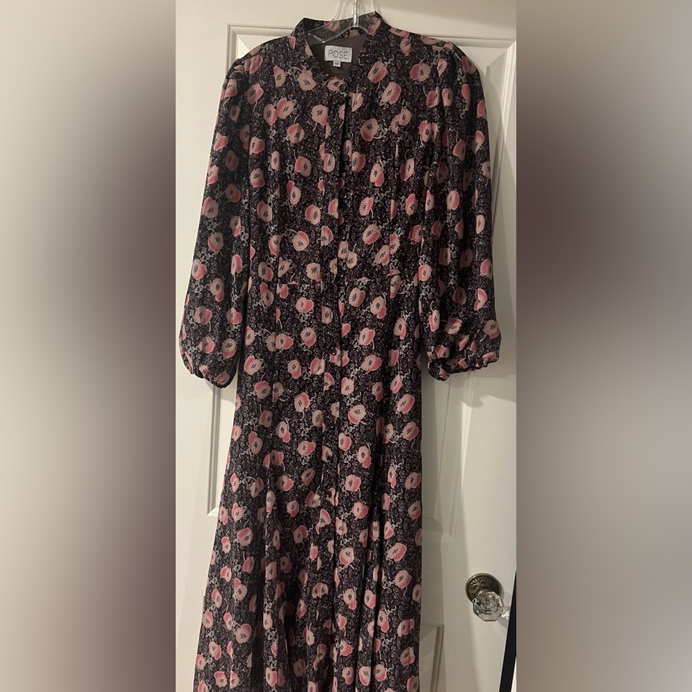 Fame on Central Pose Long sleeve floral midi dress